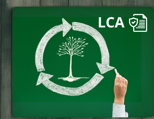 Kuvituskuva LCA elinkaariarvioinneista ja EPD-ympäristöselosteesta. Kuvassa on puu, jota ympyröi kolme nuolta. Yläkulmassa on dokumentti-symboli.